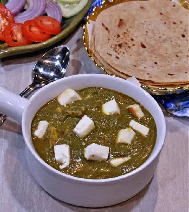 Palak Paneer | Palak Tofu | Tofu or Paneer in Spinach Gravy