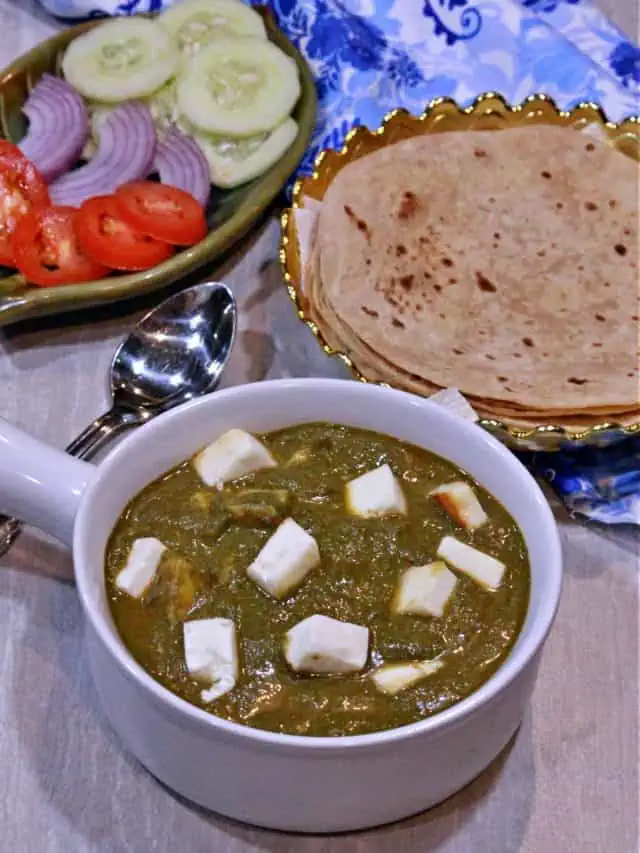 Paneer In Spinach Gravy