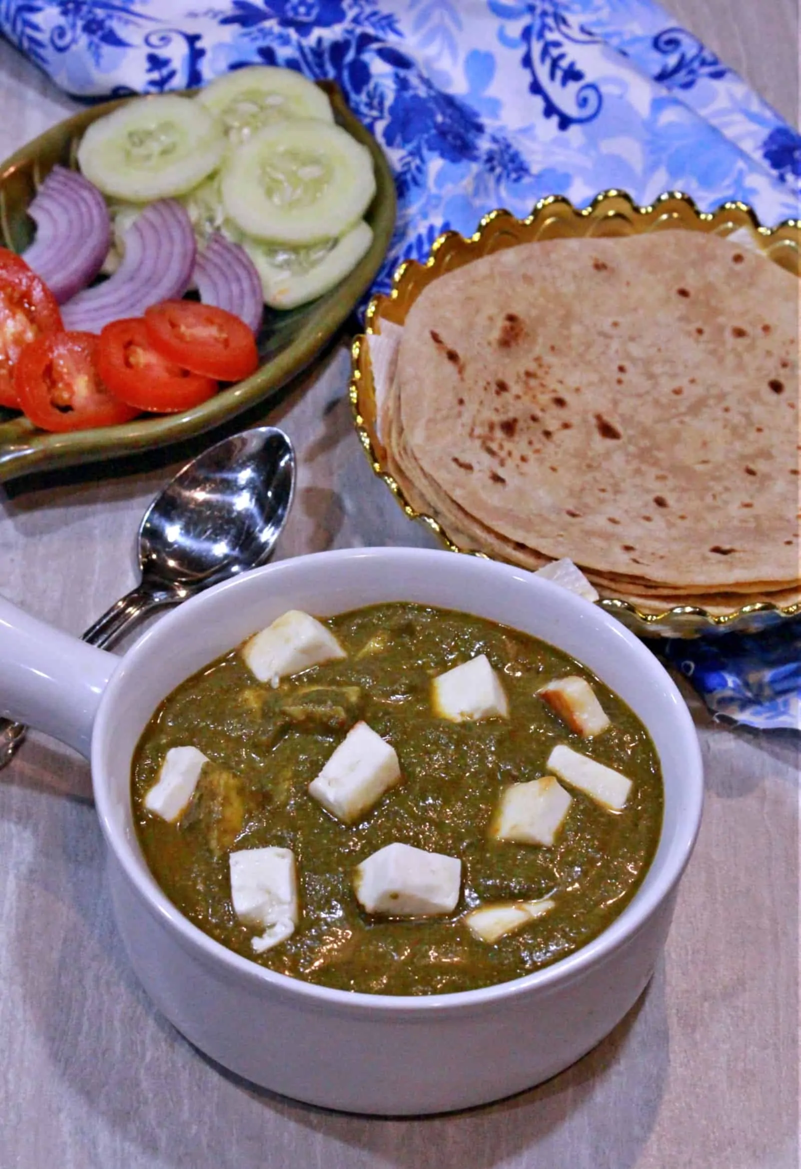 Palak paneer subzi with paneer cubes