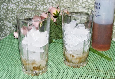 Adding Ice to glass cups