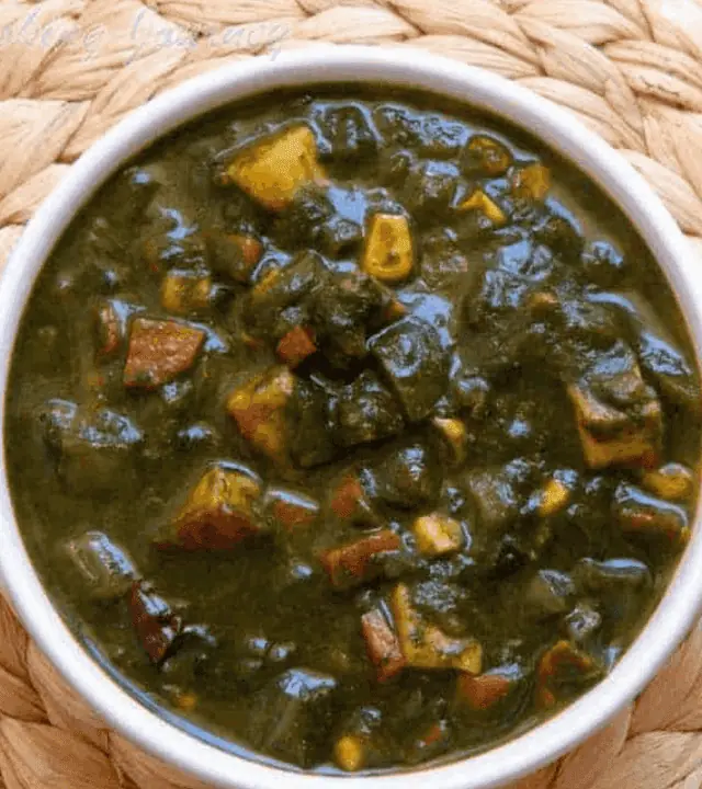 Subzi Diwani Handi – Mixed Vegetable Curry in Spinach Gravy in a pot