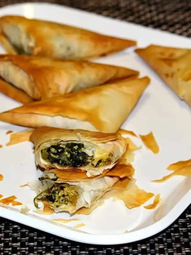 Samosa | Vegan Potato And Peas Filled Savory Pastry (Copy)