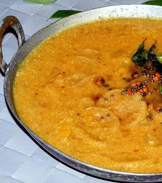 Mullangi Vendhaya Sambhar served