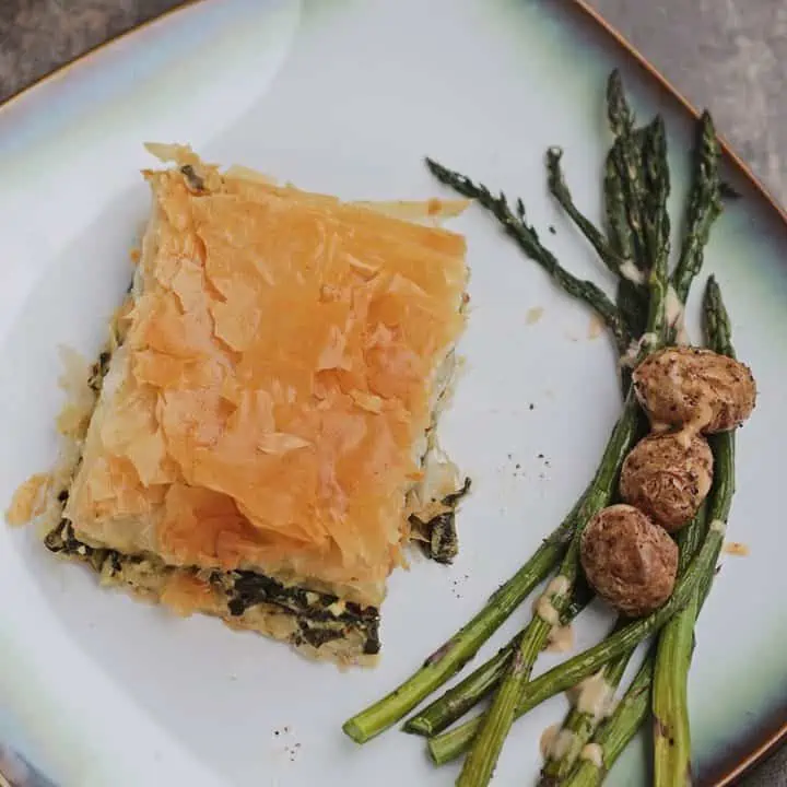 Byrek mi spinaq slice with asparagus and potato