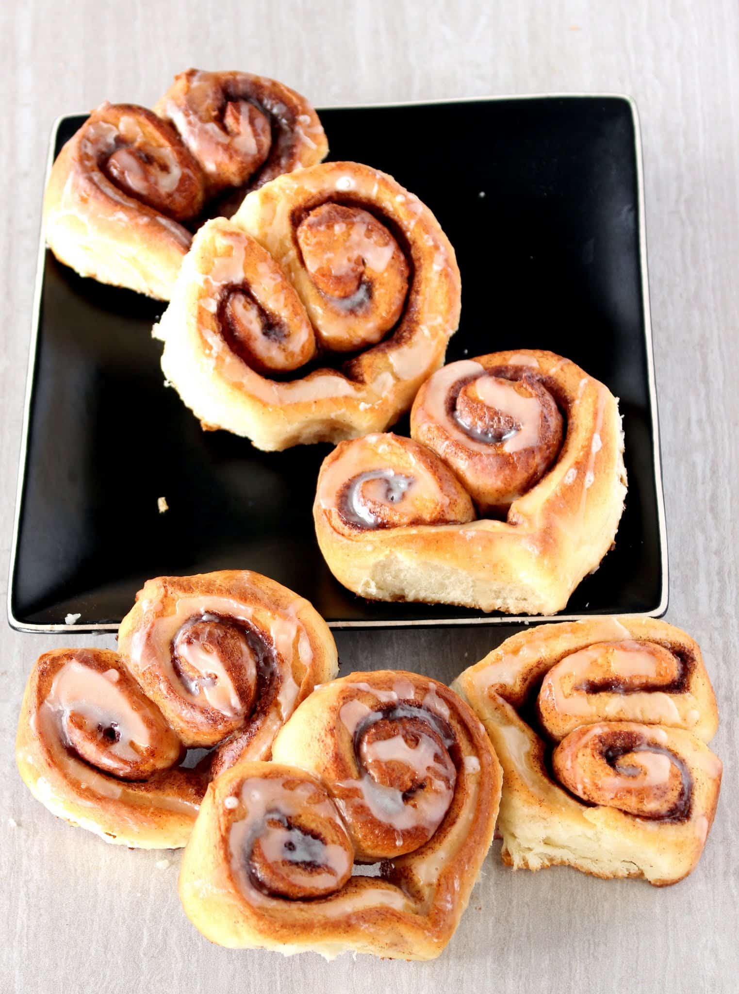 Heart shape Cinnamon Rolls in a black plate