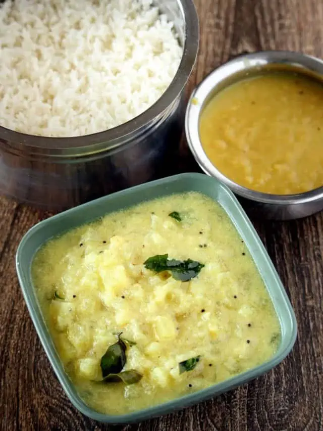 Poosanikkai Mor Kootu / Ash Gourd Stew With Buttermilk