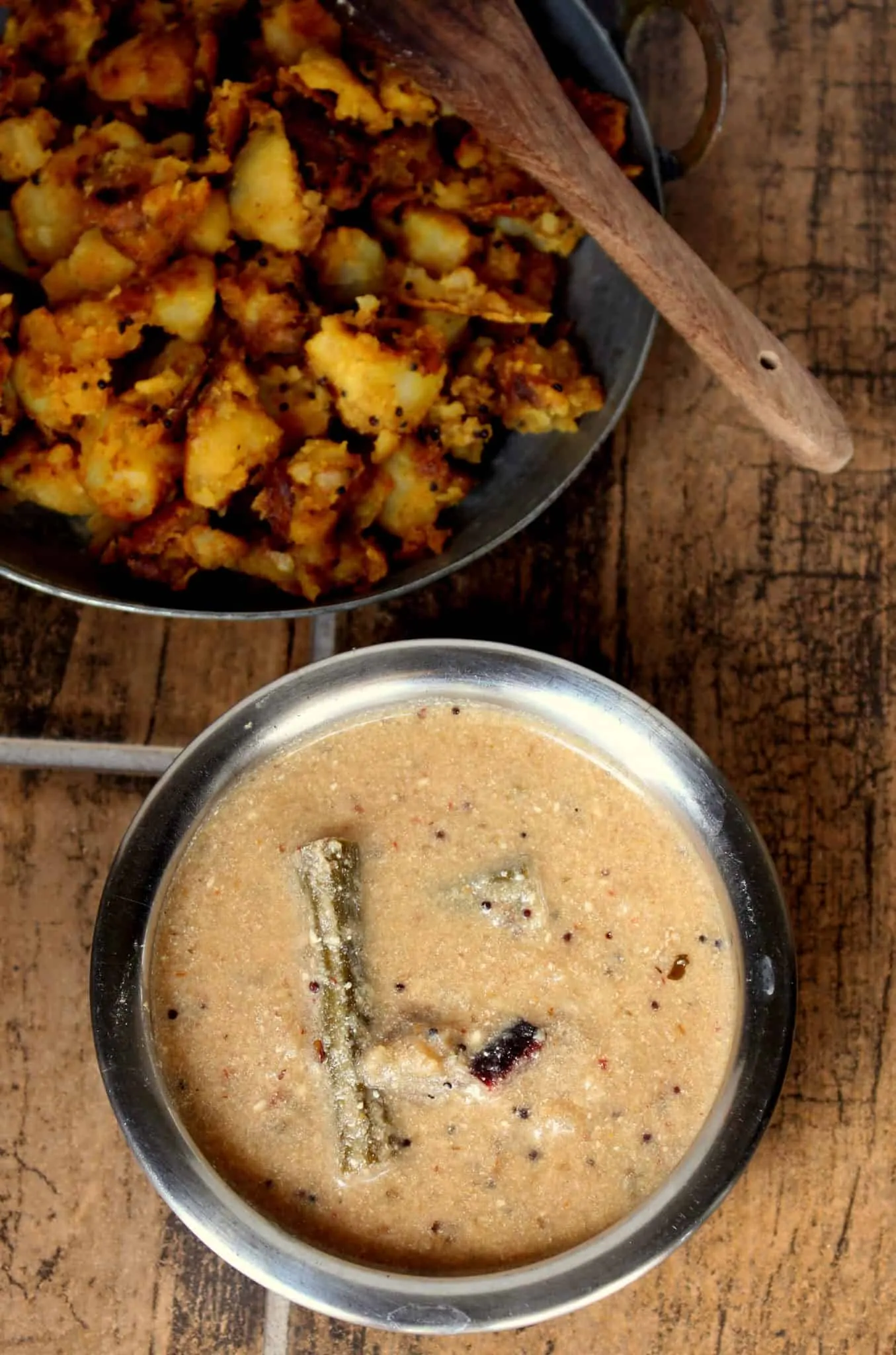 Served in a pot Iru Puli Kuzhambu