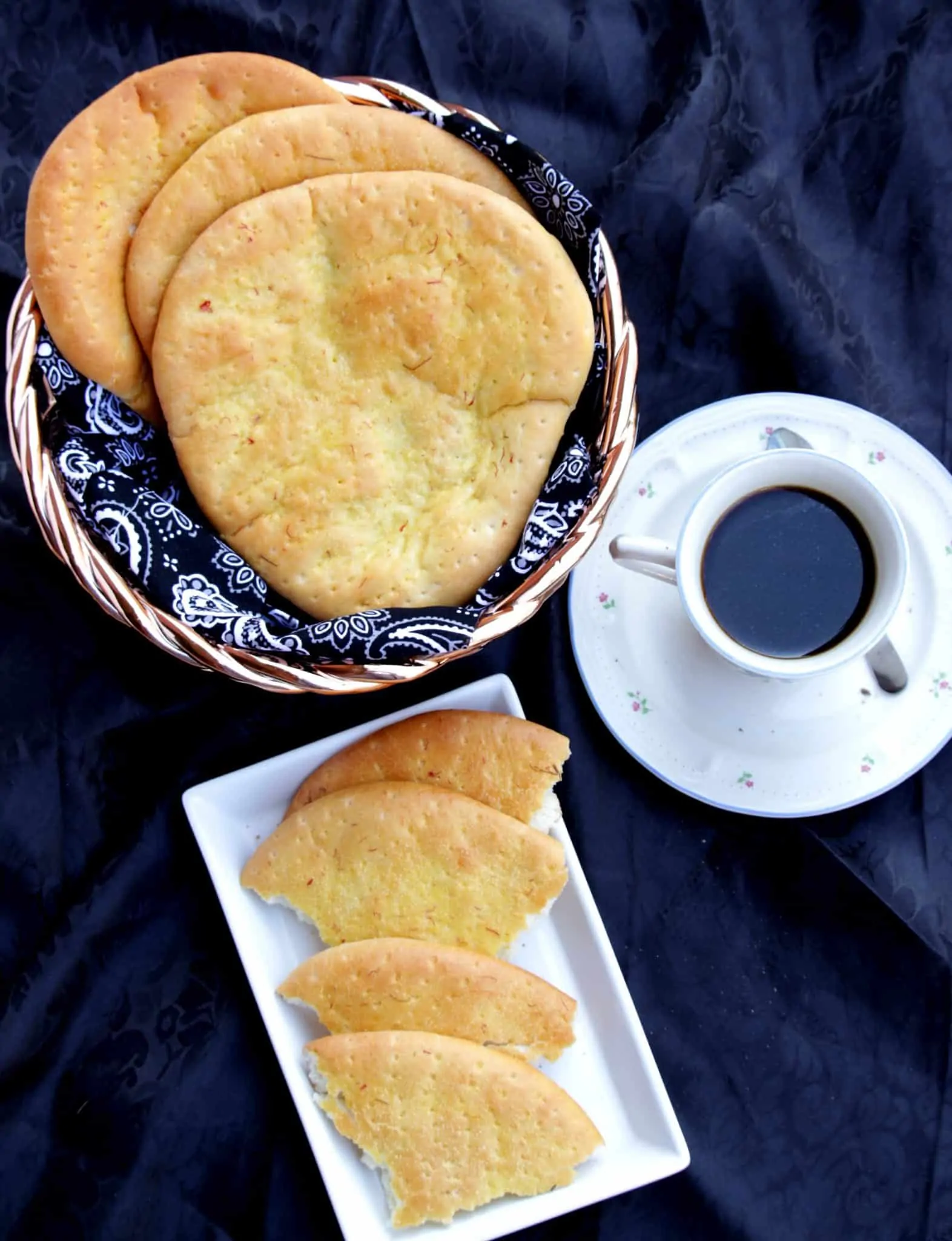 Sheermal / Shirmal served with tea 