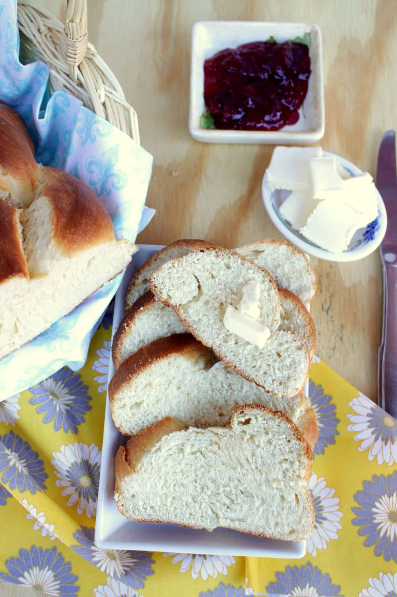 Zupfe  in slices in a tray