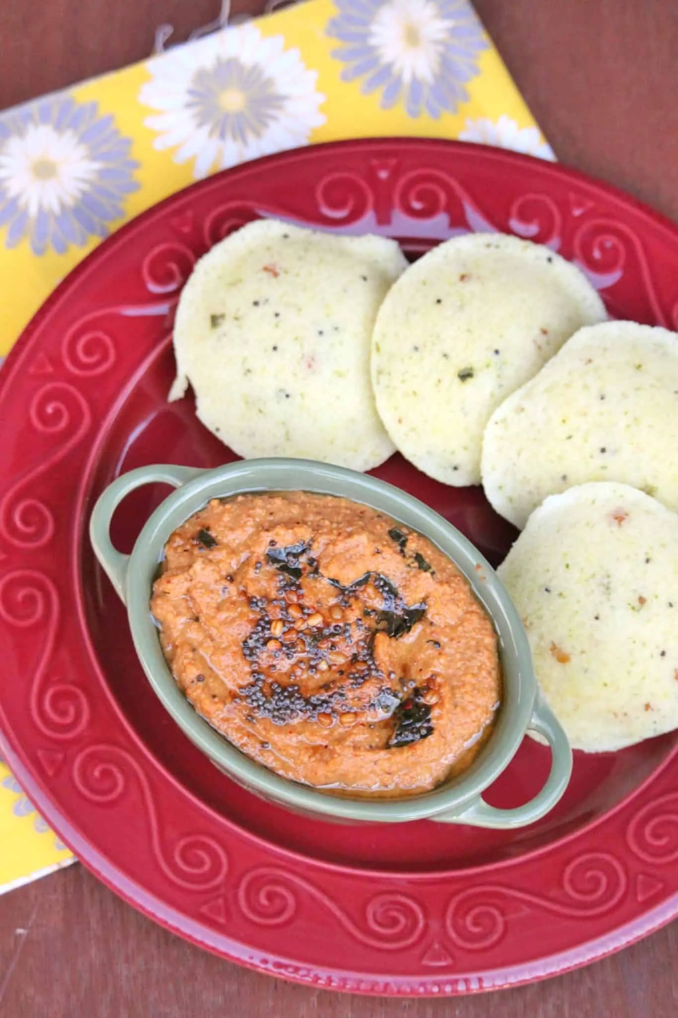 Masoor dal chutney with rava idli 