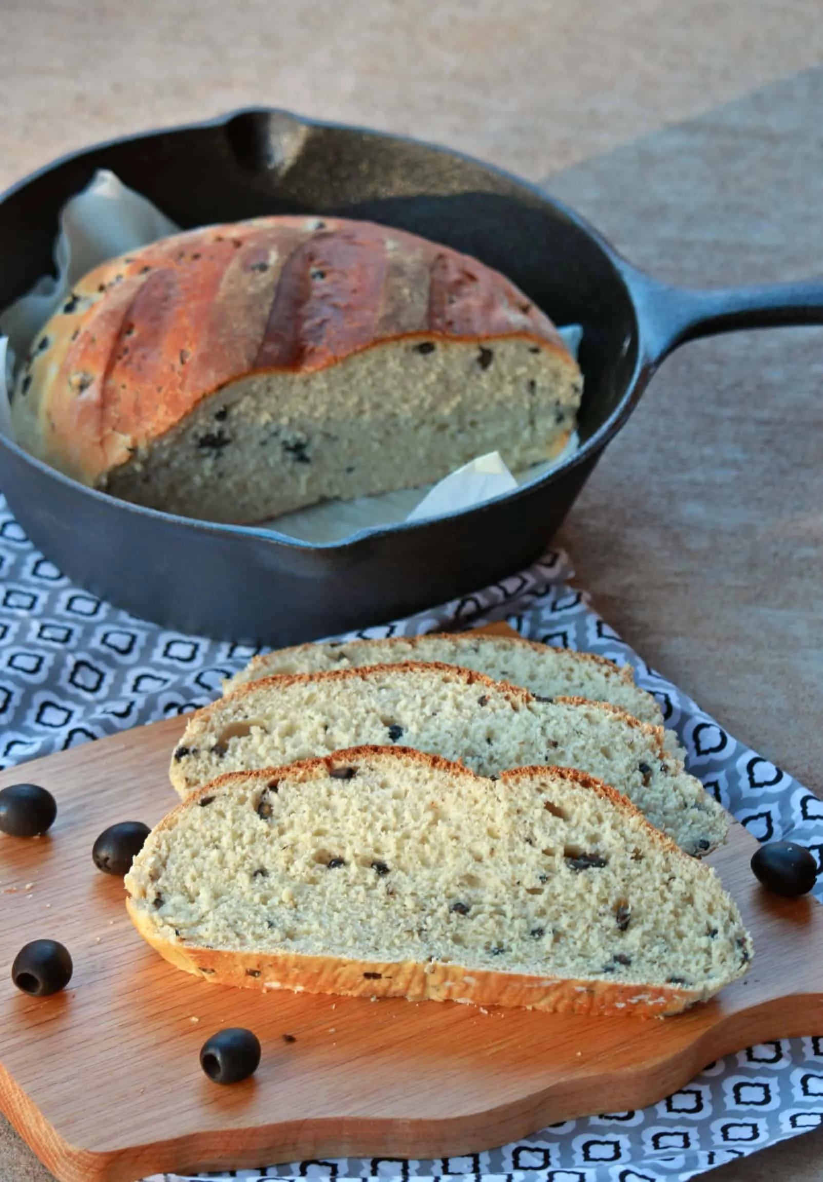 Moroccan Olive Bread - is ready to serve