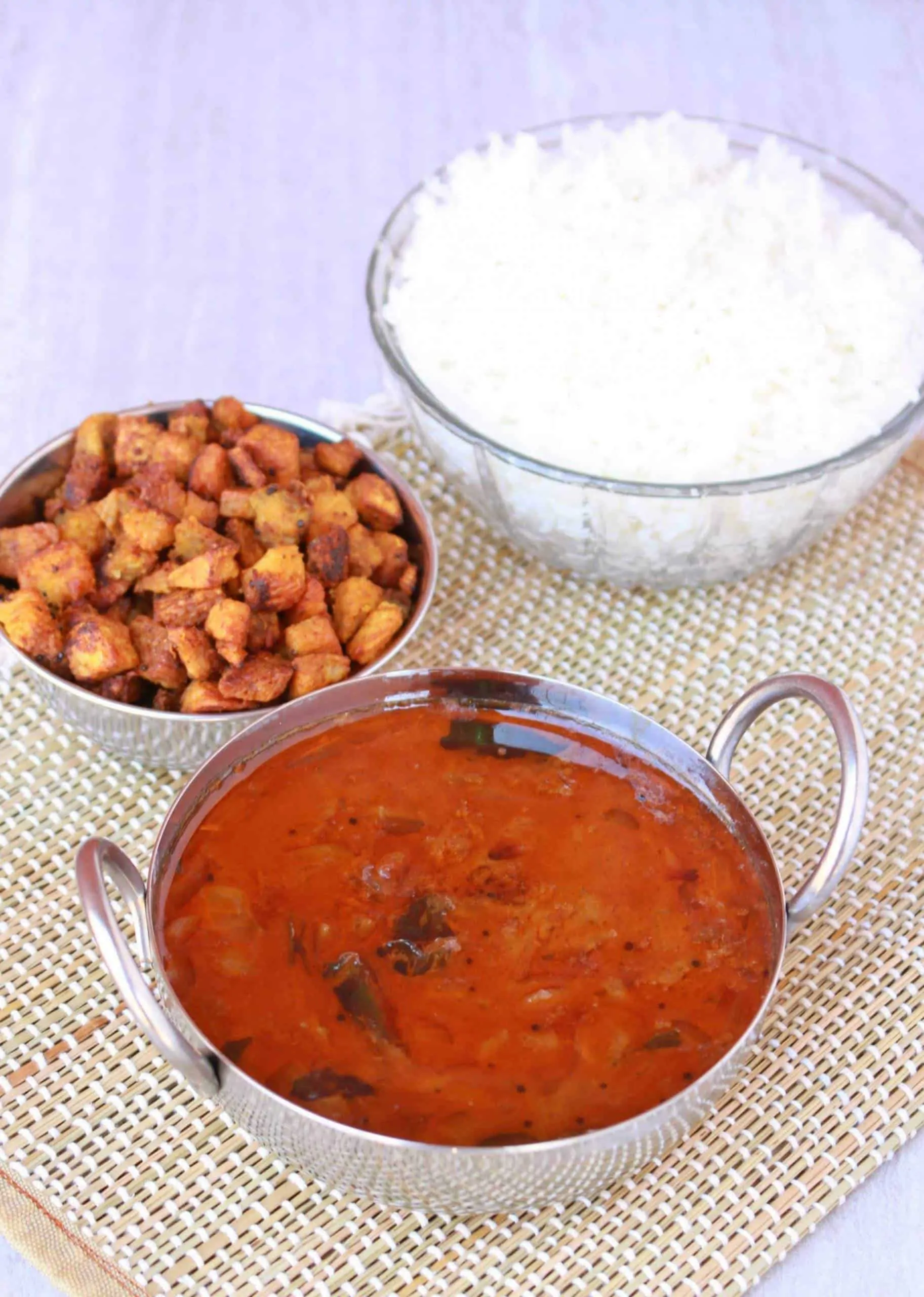 Vengaya Vathal Kuzhambu in a Kadhai