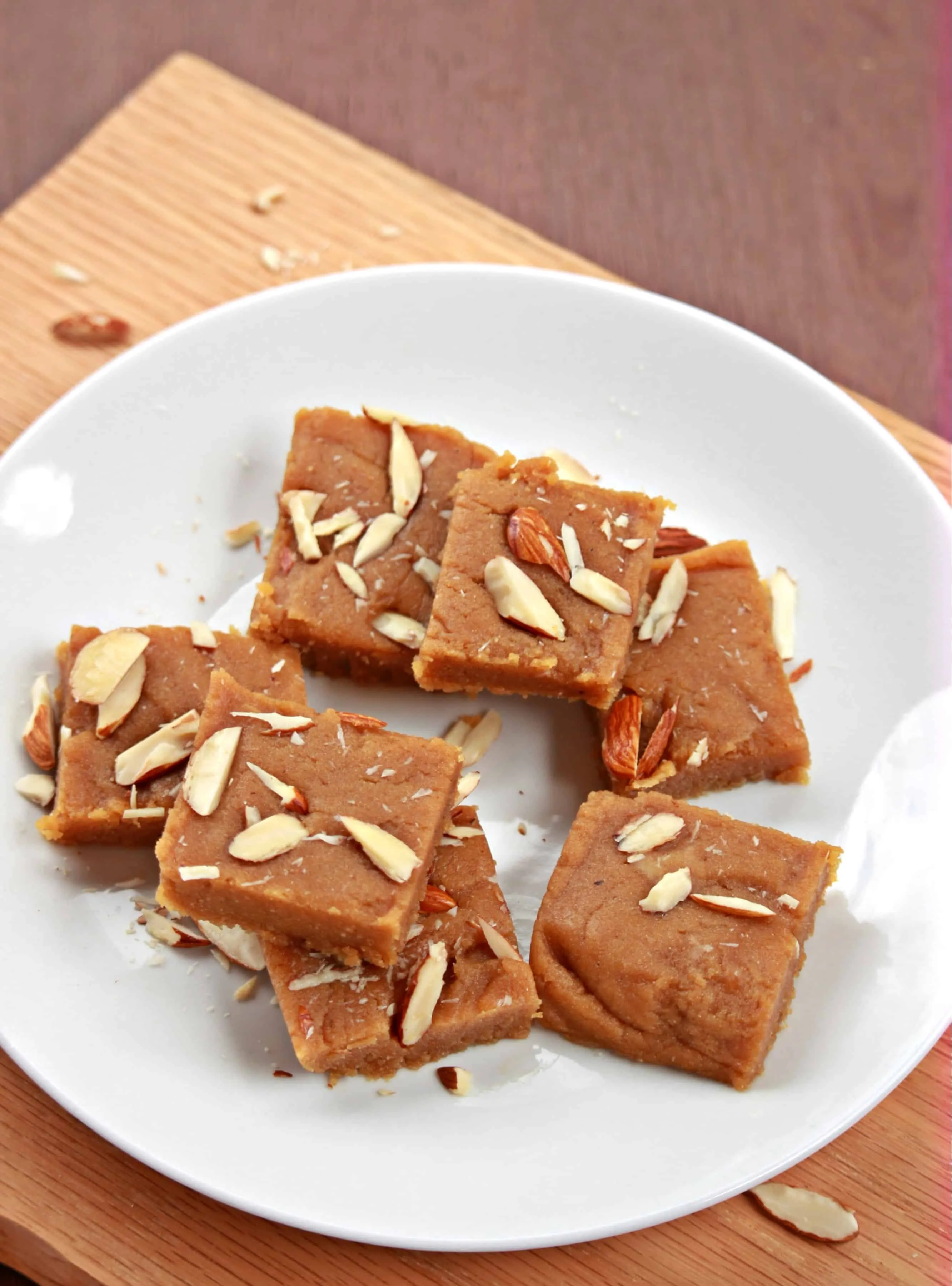 Gol Papdi in a white plate