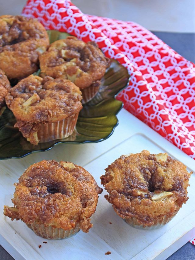 Apple Muffins With Cinnamon Apple Crumb