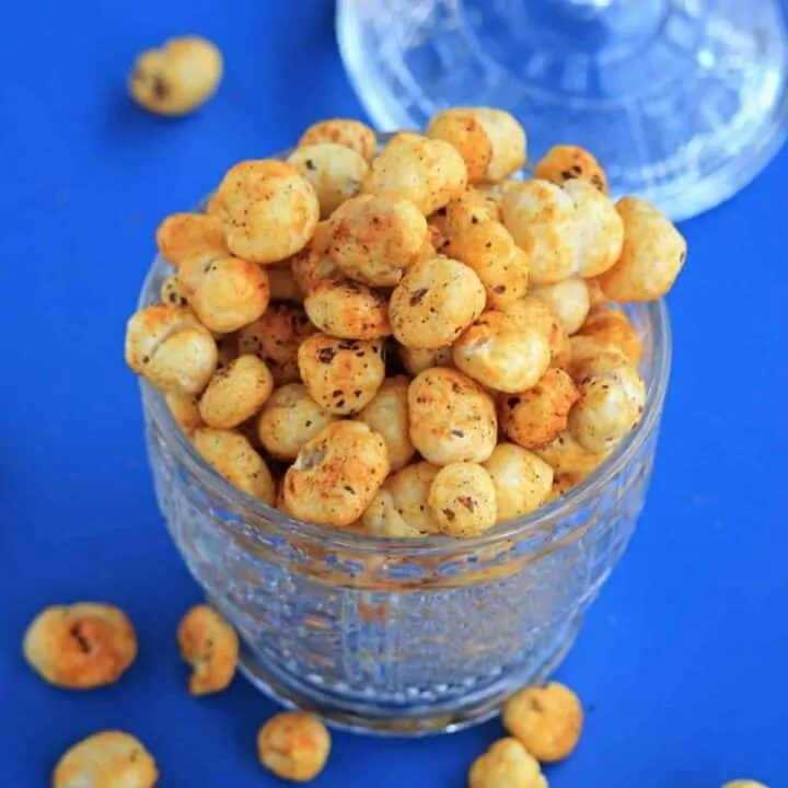 roasted makhana in a glass bowl