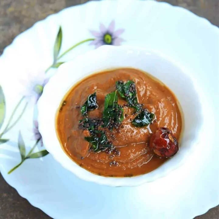 ginger chutney with seasoning on top