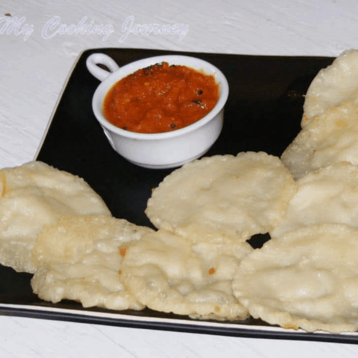 Vellai Paniyaram and Milagai Chutney – Chettinad Special Combo in a Tray