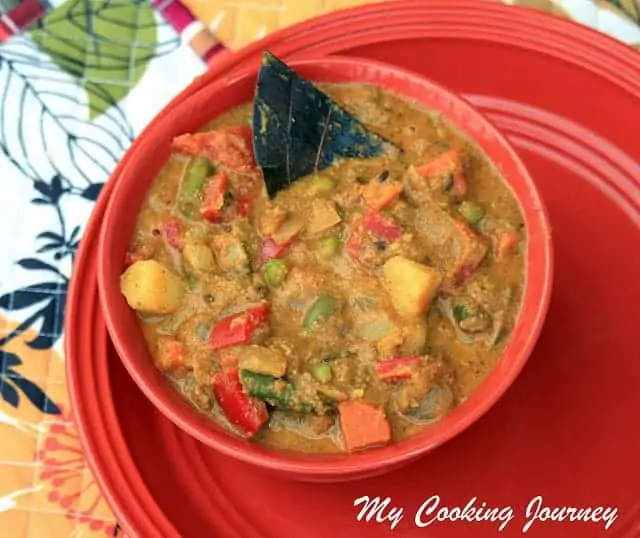 Nilgiris Kurma in a red bowl