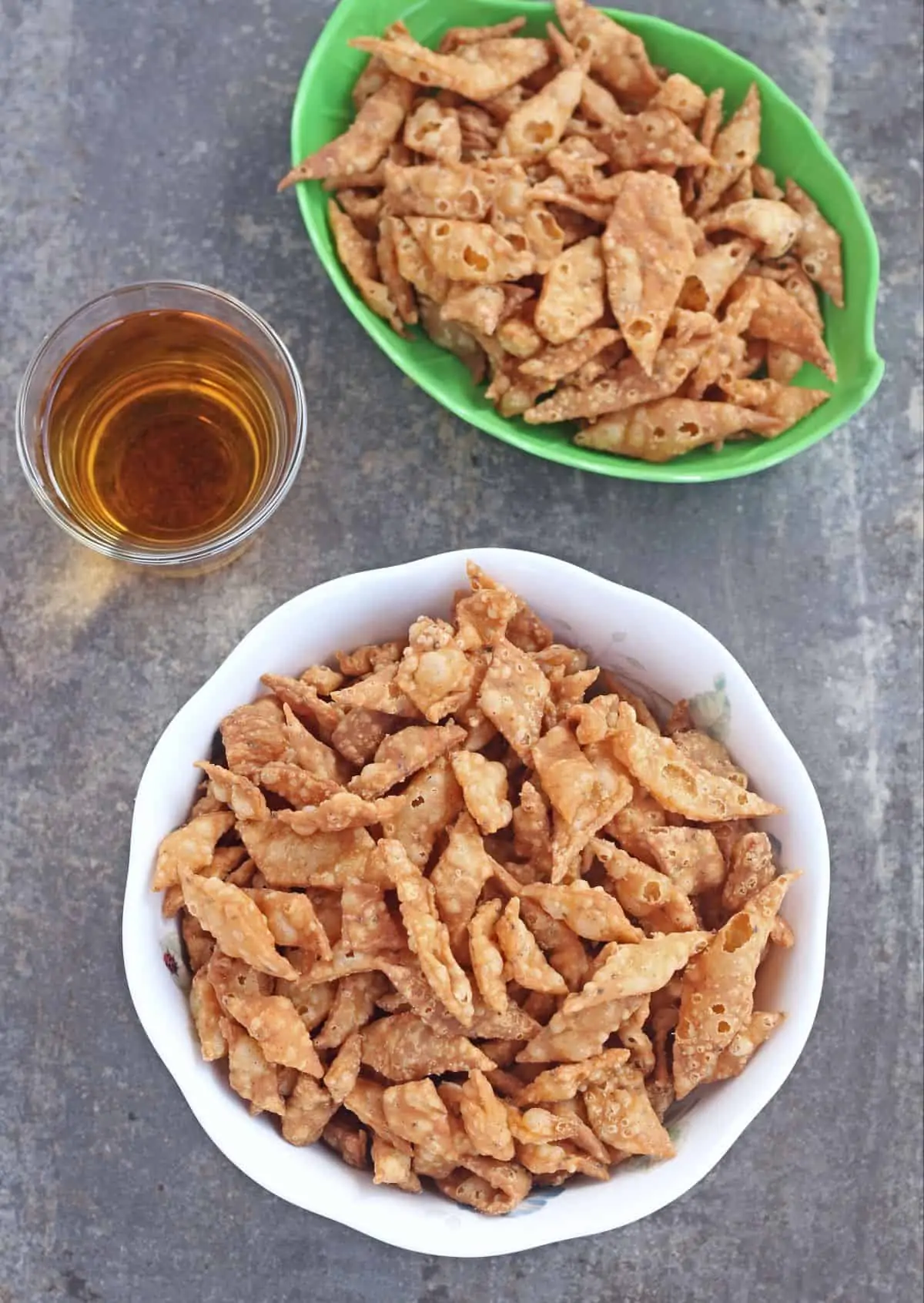 diamond khara biscuit in a bowl with juice on side