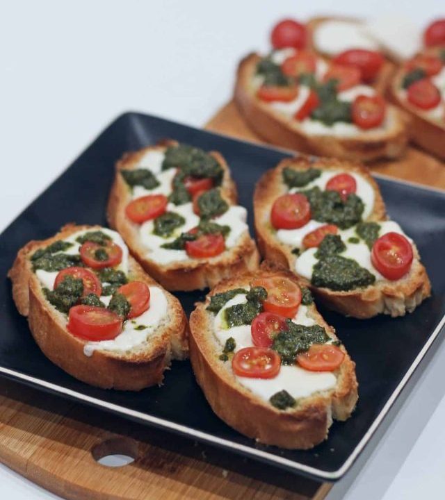 cropped-Cherry-tomato-and-mozarella-crostini-27-1.jpg