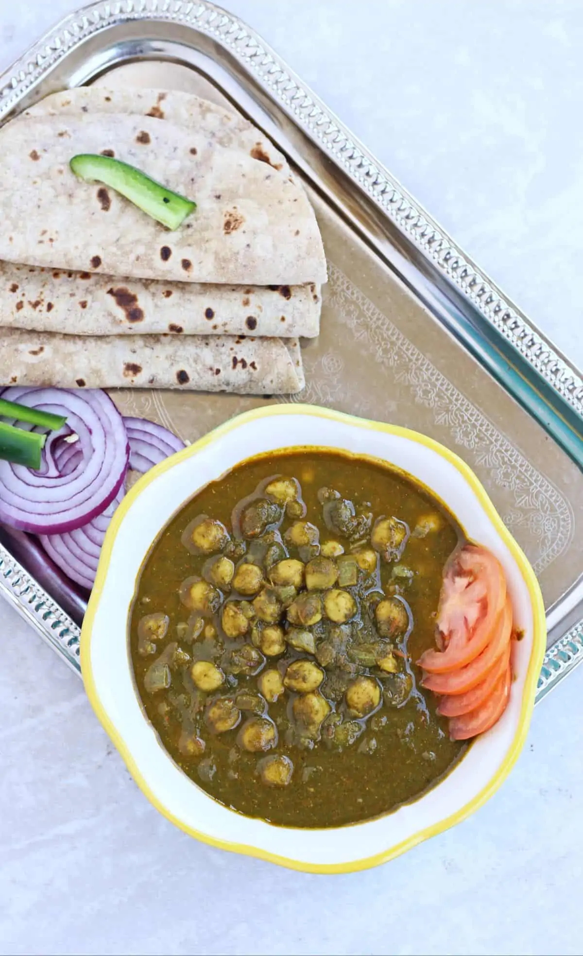 Palak Chana server with roti