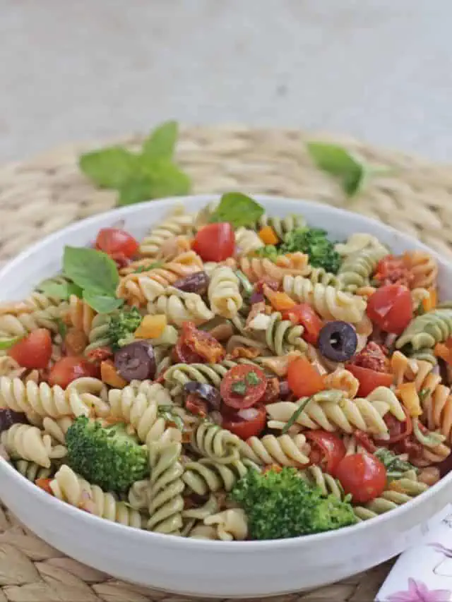 Sun Dried Tomatoes Pasta Salad