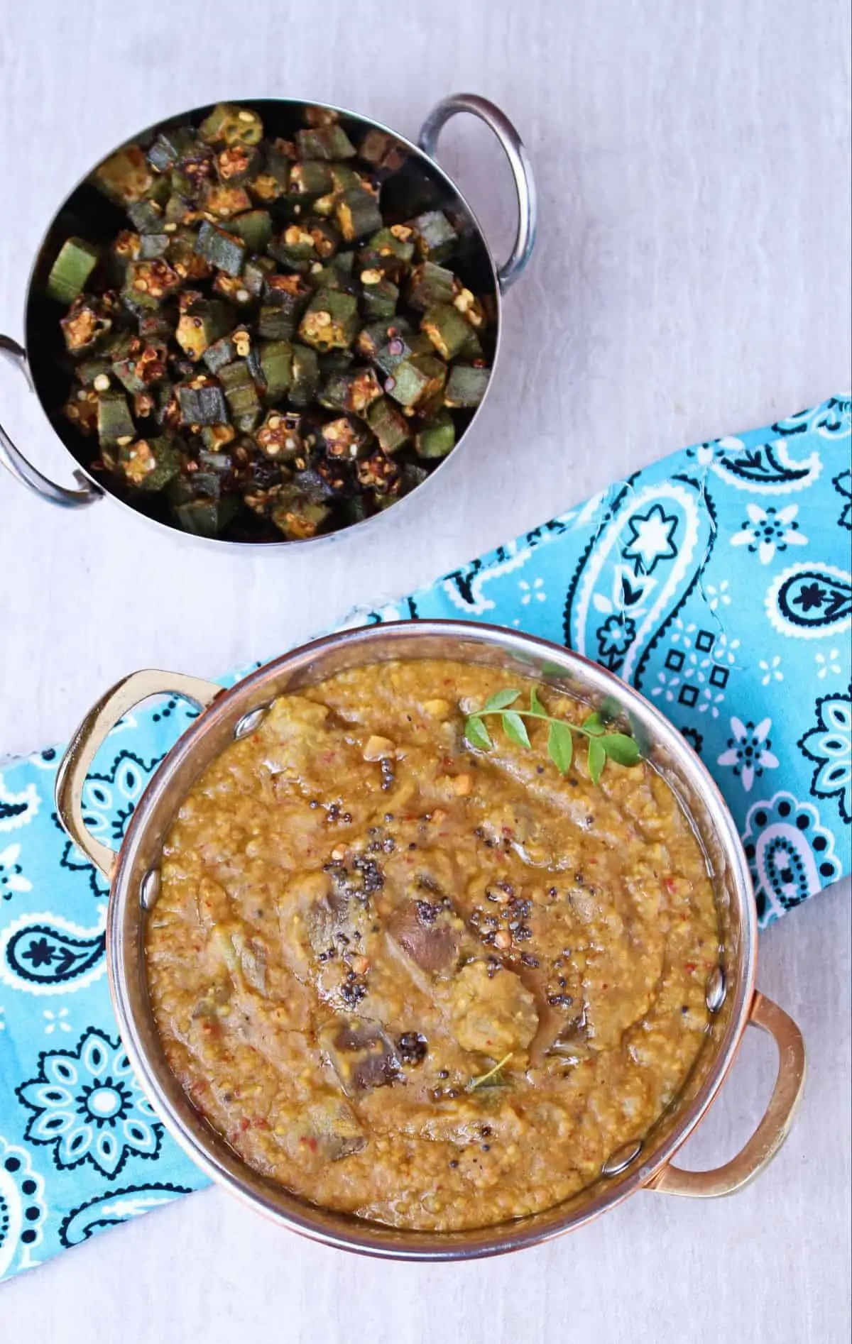 Brinjal rasavangi in a bowl.