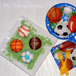 Vanilla Cupcakes served with Butter Cream in sport ball shaped