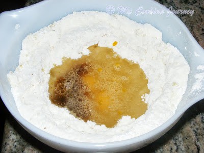 Adding cake flour, baking soda and salt in a bowl.