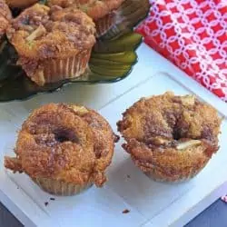 apple crumb muffins