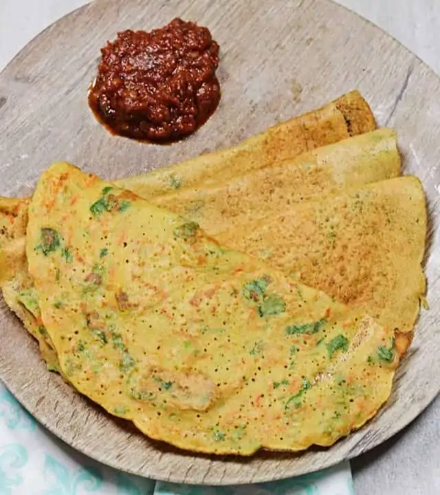 Moon dal dosa with chutney