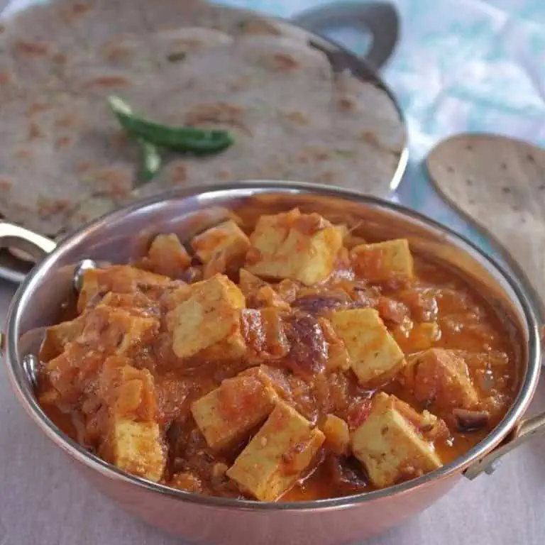 Paneer Do Pyaza in a kadai - Featured Image