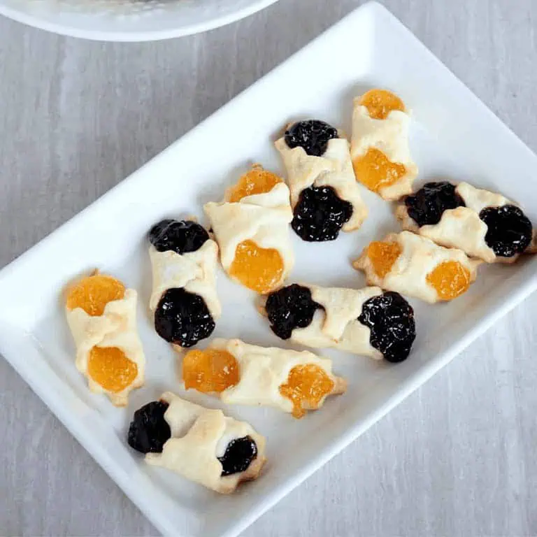 Kiffles in a white plate - Feature Image