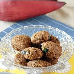 Vazhaipoo Vadai in glass plate/bowl - Feature Image