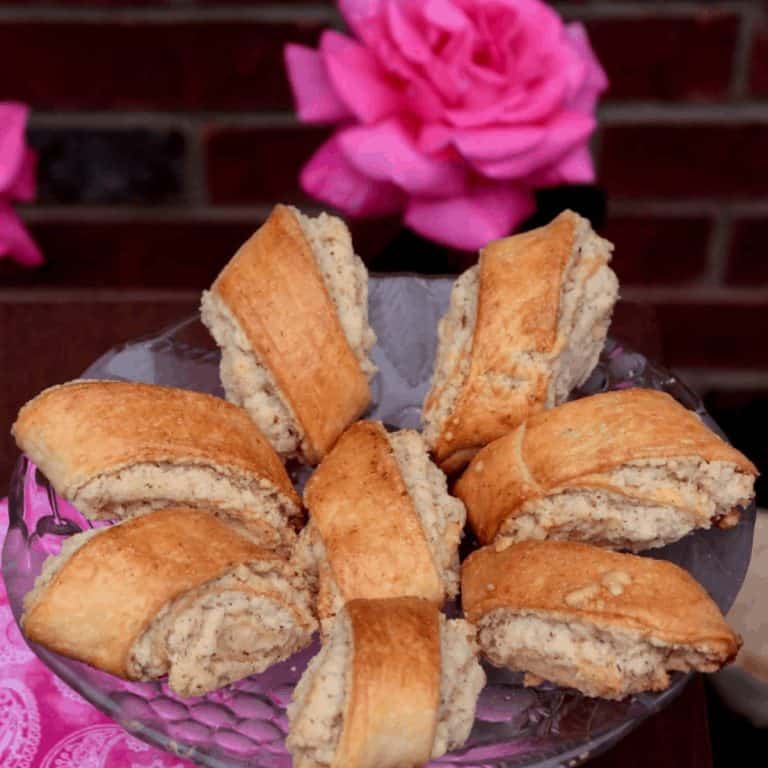 Nazouk Armenian Pastry in a plate - Feature Image